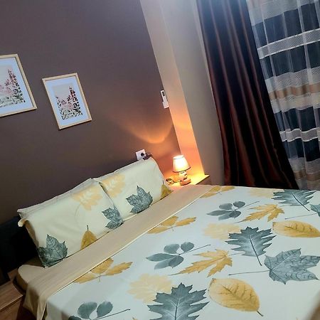 My Guest Base Apartment Tiranë Ngoại thất bức ảnh