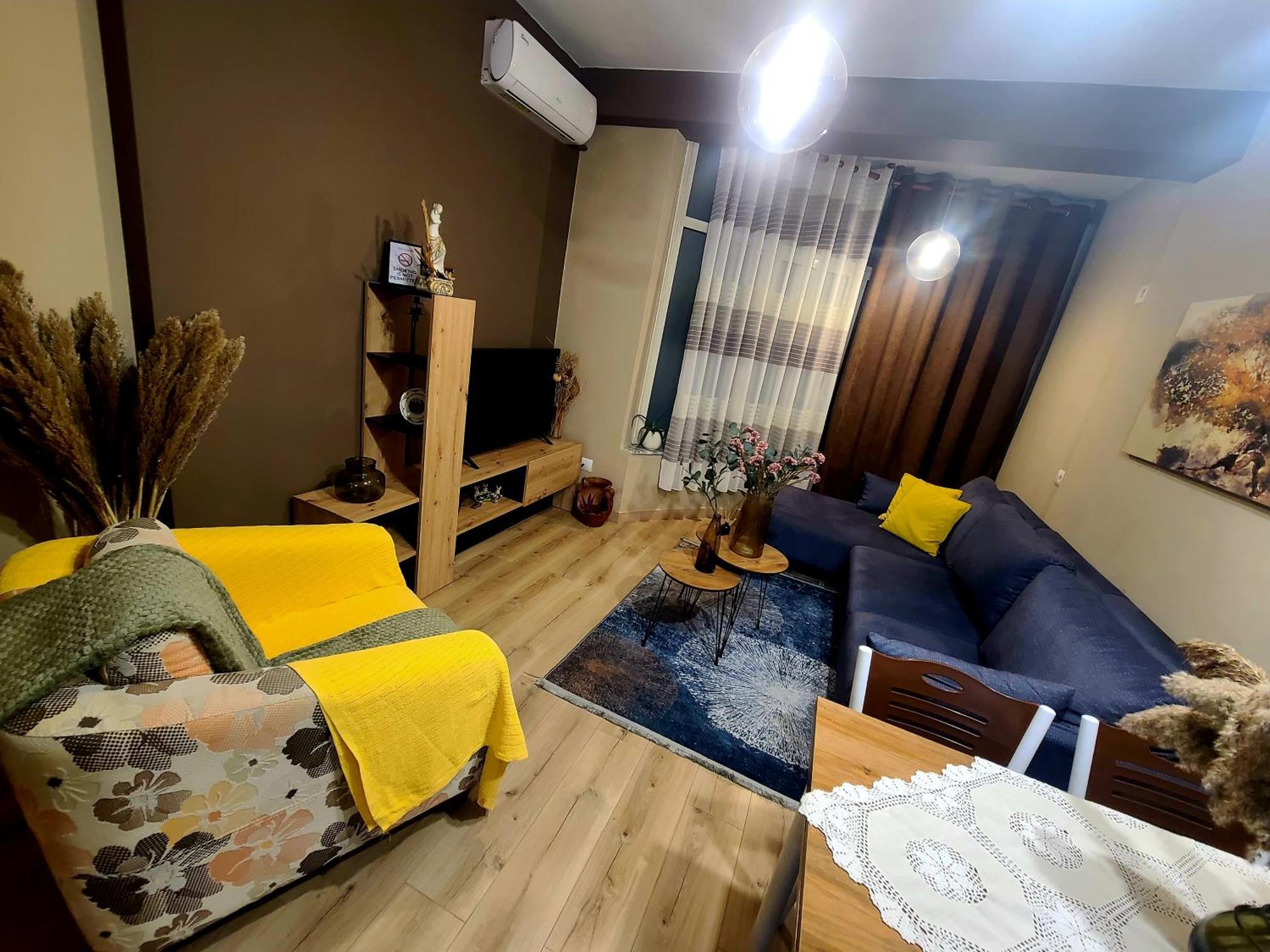 My Guest Base Apartment Tiranë Ngoại thất bức ảnh